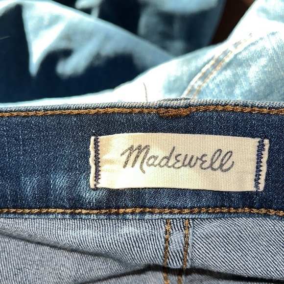 Madewell 9” high rise skinny jeans waist is 33”. Excellent condition - Picture 7 of 7
